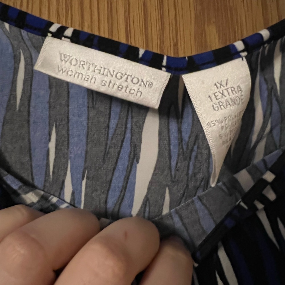 Blue Abstract Blouse - Picture 4 of 4